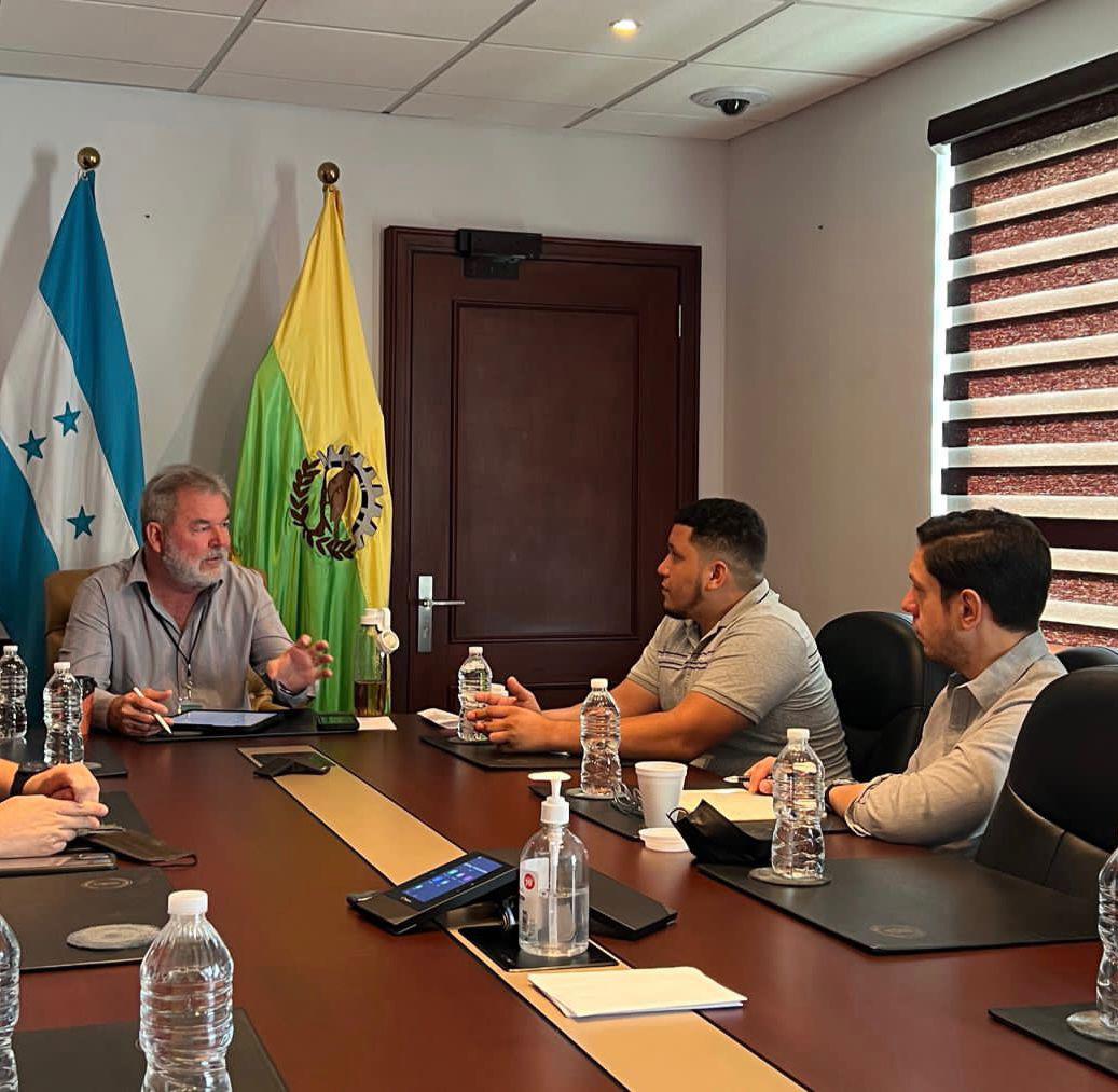 “No vamos a permitir que un negocio cierre por falta de apoyo”: alcalde a dueños de “La Puntita”