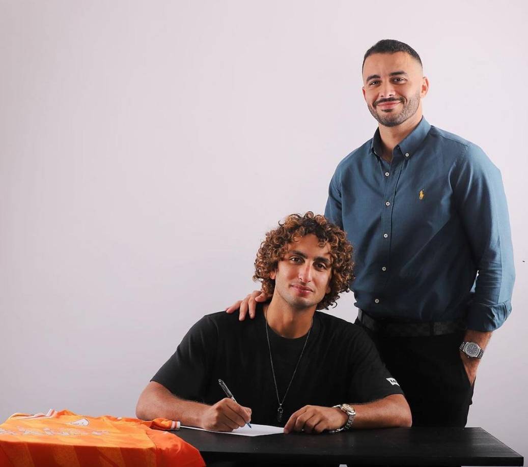 De hecho, el presidente del Esteghlal reconoció que el futbolista egipcio llegó a firmar contrato con su club.