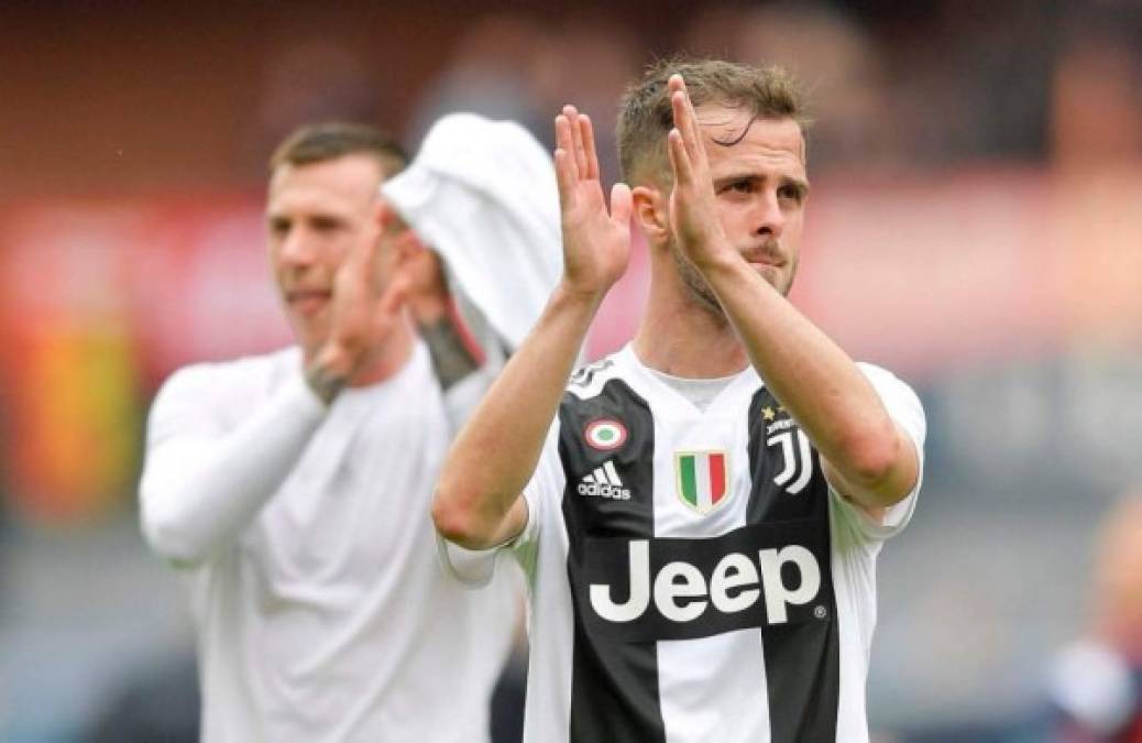 Bombazo. Según medios bosnios, la Juventus ya le ha puesto precio al mediocampista Pjanic. El bosnio, objetivo del Real Madrid, costaría 100 millones de euros, una cifra asumible para los blancos, pero algo elevada por un futbolista de 29 años.