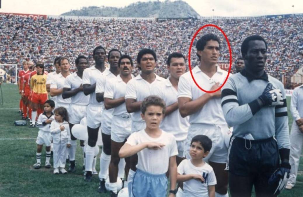 Porfirio Betancourt comenzó a formar parte de la historia del fútbol catracho, mientras jugaba para la selección juvenil de la Escuela Internacional y luego fue convocado por Rodolfo 'Popo' Godoy, a formar parte de la Selección juvenil que participaría en el pre-mundial de Puerto Rico, rumbo a Túnez 1977.<br/><br/>Ahí, el limeño anotó 11 goles, que fueron parte fundamental para que Honduras clasificara por primera vez a una justa mundialista, para el Mundial categoría Sub-20. En Puerto Rico, Betancourt logró el subliderato de goleo; solamente detrás del que luego sería el penta-Pichichi del Real Madrid: Hugo Sánchez.