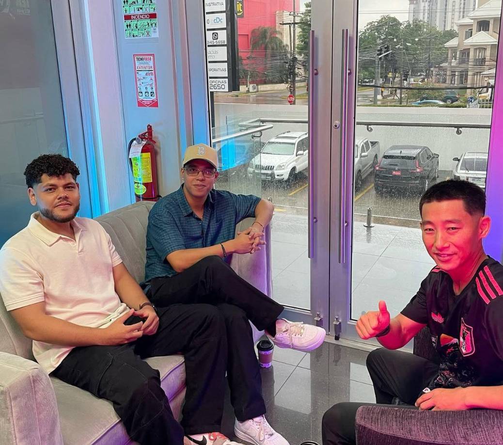 ”Al inciar el reto hice entrevistas en el sitio y pude constatar la seguridad de la ciudad, nos sentimos más seguros en Reynosa y casi todas las ciudades de México, que incluso en las calles de Honduras”, dijo Shin en el podcast.