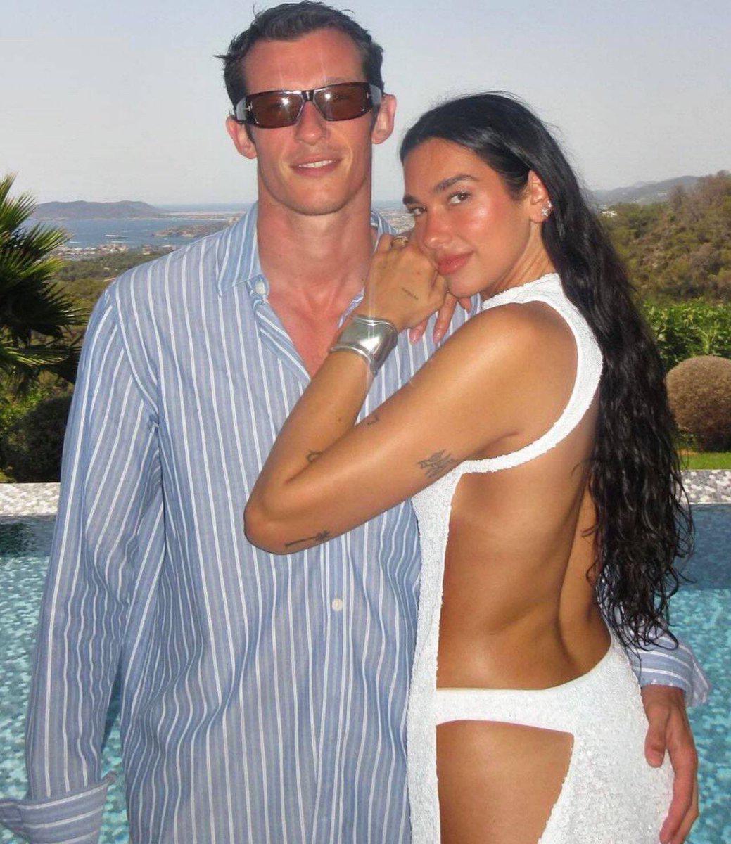 Dua Lipa y Callum Turner se casarán en Silicia, según medios italianos