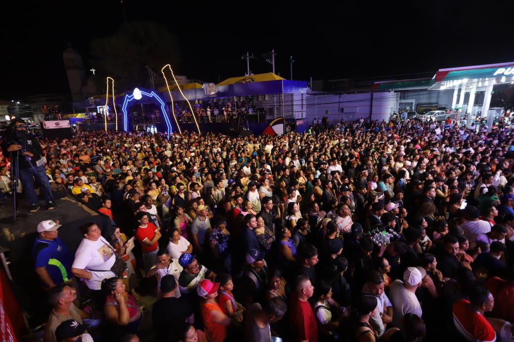 La Ceiba vivió la noche carnavalesca más inolvidable