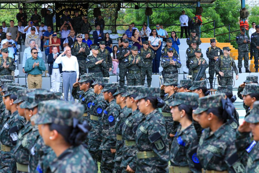 Soldados egresados se suman a despliegues de seguridad y protección territorial