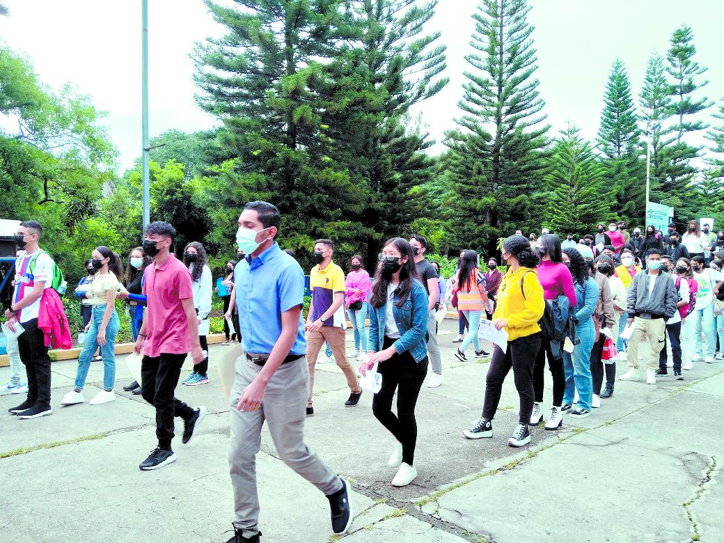 Con matrícula excepcional, unos 12,000 jóvenes podrán ingresar a la Unah