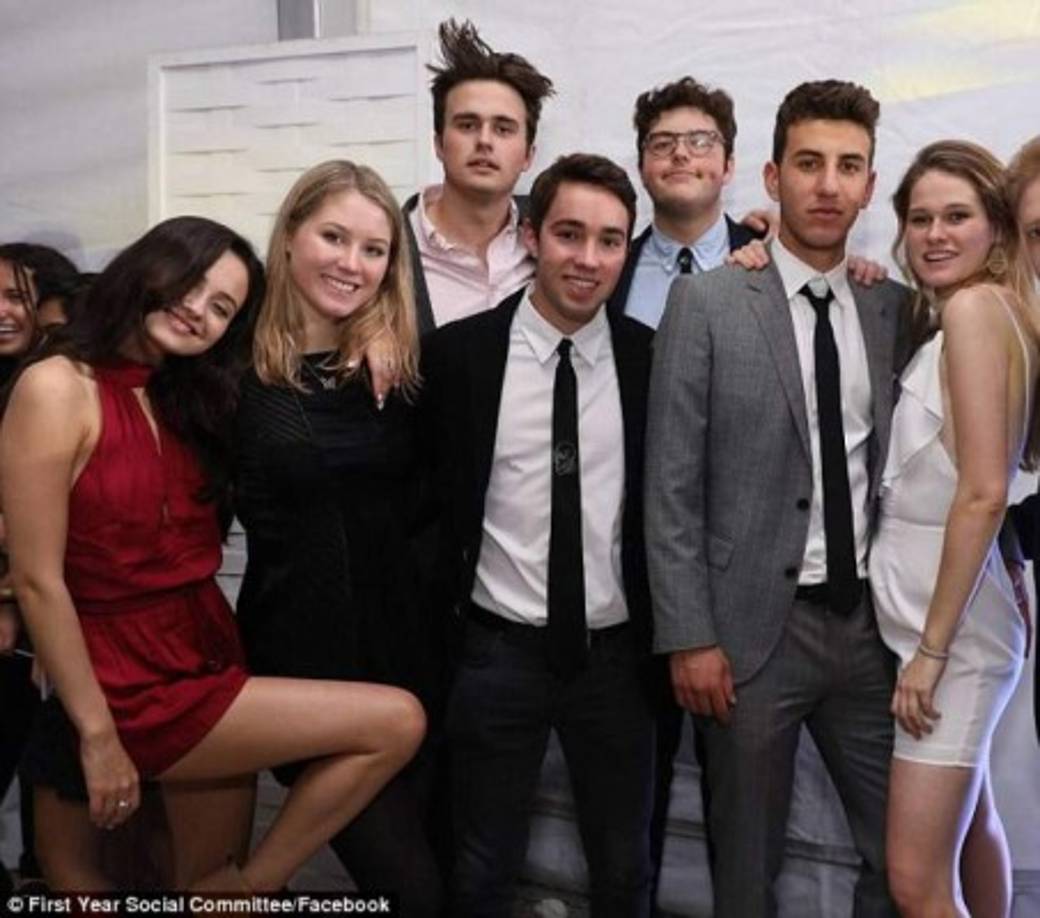 <br/>Farquharson decidió abrir horizontes y salir de Inglaterra a Estados Unidos. Actualmente se encuentra cursando el segundo año de Derecho en la Universidad de Harvard.