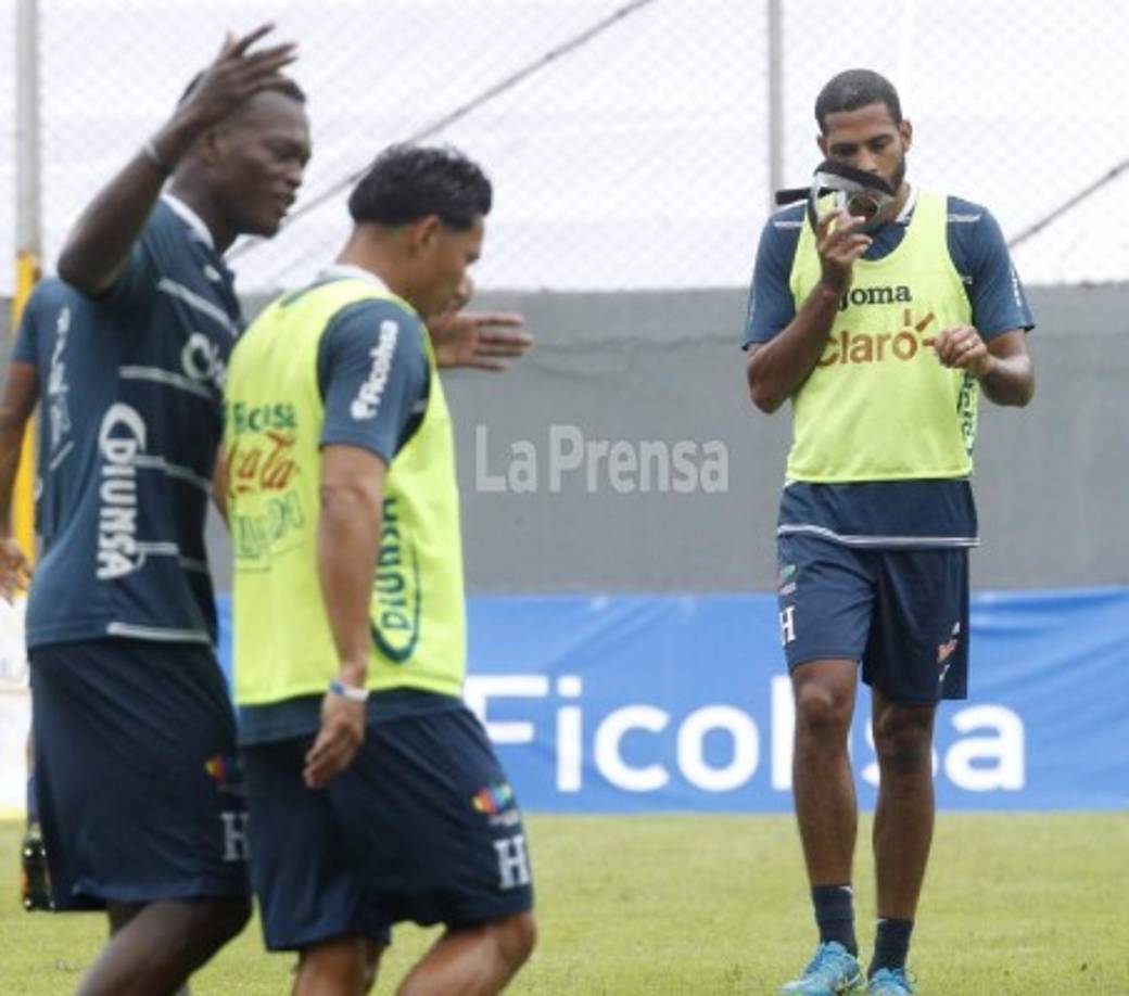 Eddie Hernández hace un gran sacrificio por estar en la ida ante Australia.