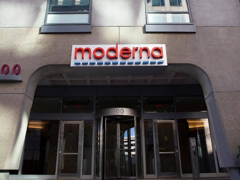 Moderna apunta que en Estados Unidos, el VRS causa cada año en torno a 177,000 hospitalizaciones y 14,000 muertes en adultos. Fotografía: EFE