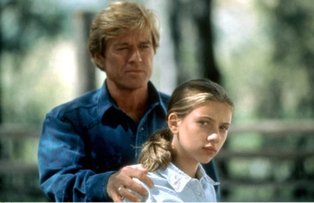 'Viuda negra' siendo una niña actuando junto al actor Robert Redford en la película 'El hombre que susurraba a los caballos'.