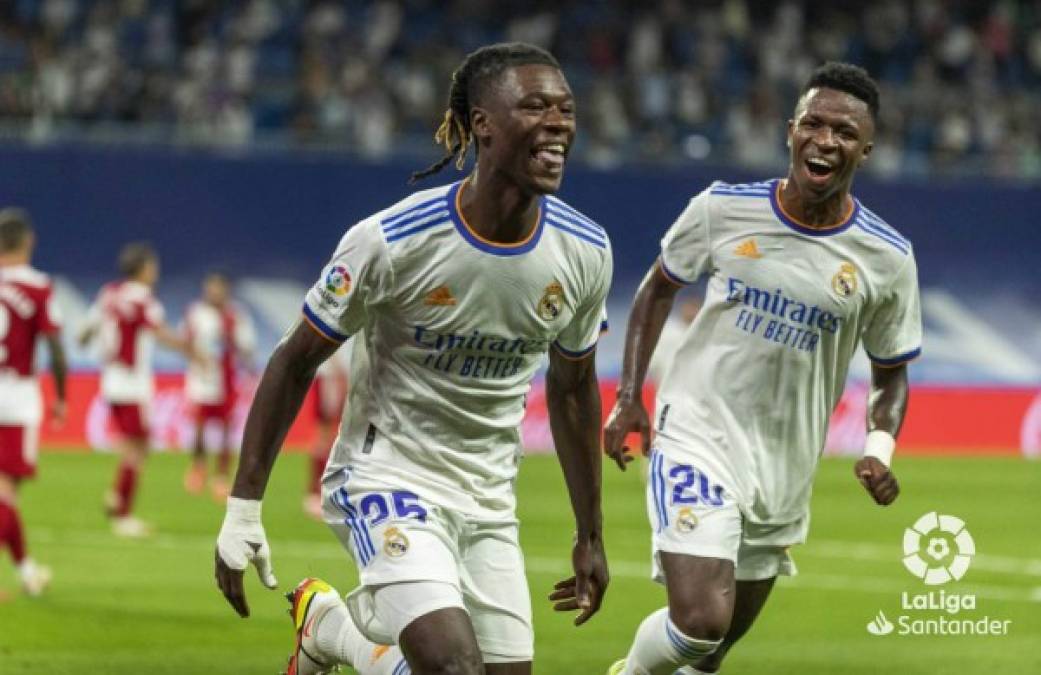 A los pocos minutos de entrar al campo, Eduardo Camavinga marcó su primer gol con el Real Madrid y el cuarto tanto del partido. Debut soñado para el mediocampista francés de 18 años.