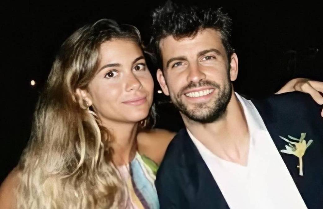 Clara Chía Martí, la novia de Piqué, busca noticias sobre Shakira en Internet