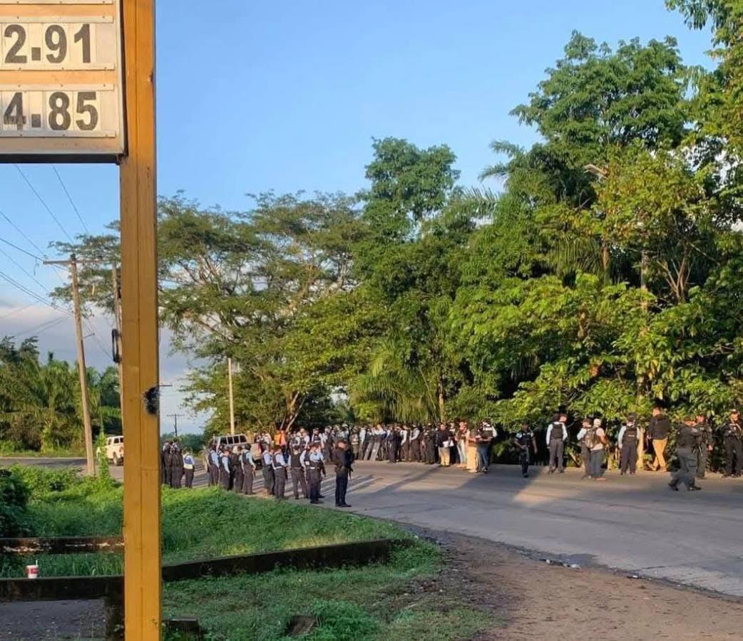 Los accesos a la aldea Quebrada de Arena están siendo intervenidos por agentes policiales que han llegado a la zona.