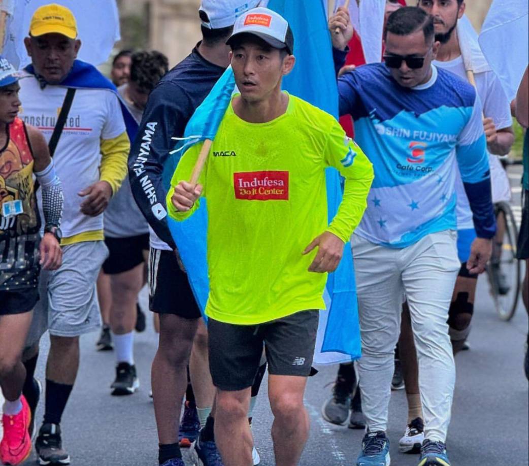 Shin Fujiyama añadió que poner placas es muy caro, ya que las mismas oscilan entre 10 mil y 20 mil lempiras, que mejor lo invierte en las escuelas.