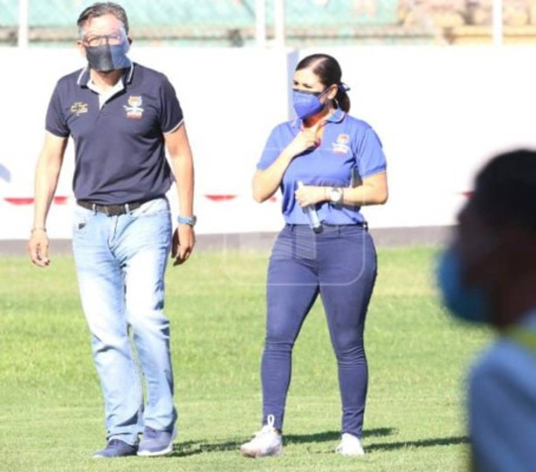 Karen Lizeth Lobo tiene 36 años de edad y forma parte de la UPN.