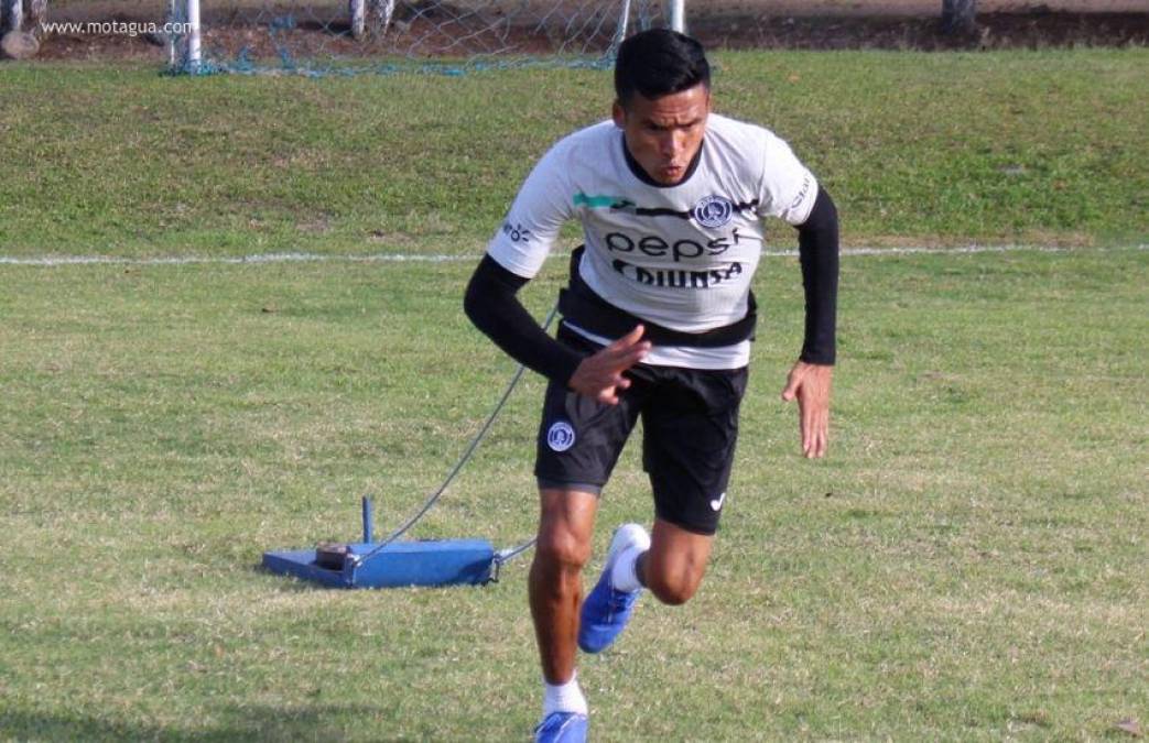 Juan Delgado: El centrocampista de contención es agente libre ya que finalizó su contrato con Motagua. Está en duda su continuidad en el equipo azul.