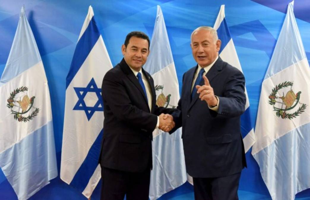 Guatemala se convirtió hoy en el segundo país en abrir embajada ante Israel en Jerusalén, dos días después de Estados Unidos, en presencia del presidente del país, Jimmy Morales, y en un gesto aplaudido y agradecido por las autoridades israelíes y condenado por las palestinas.