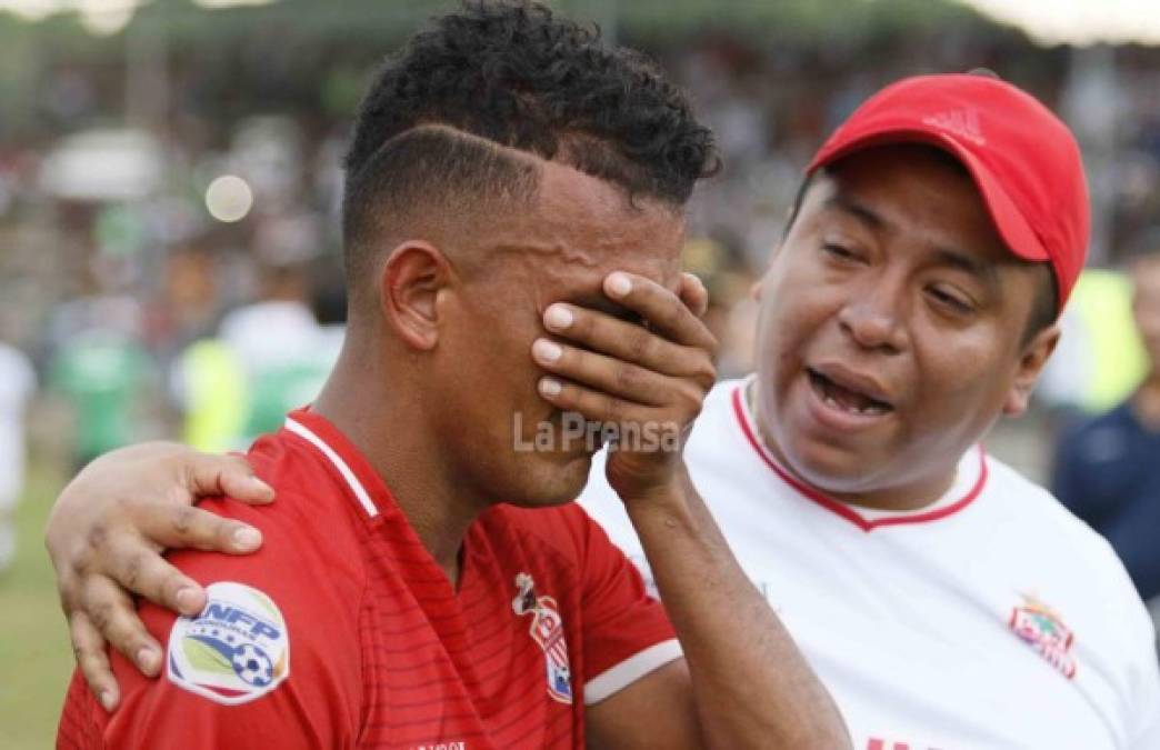 La Real Sociedad se convirtió este domingo en el nuevo equipo descendido de la Liga Nacional de Honduras. El club de Tocoa se marcha a la segunda tras perder 0-1 ante Platense.