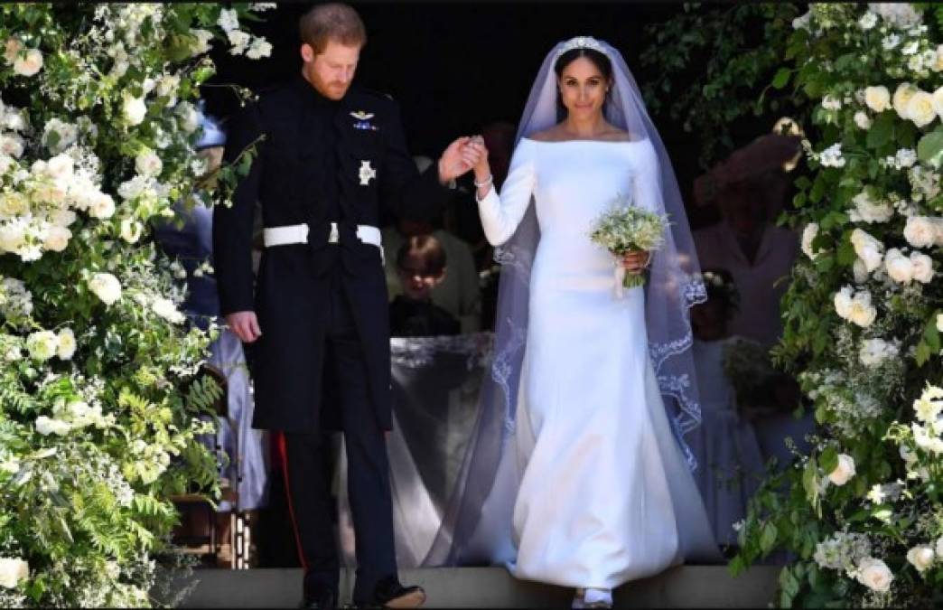 Matrimonio de hadas<br/><br/>La pareja se casó el 19 de mayo de 2018 en el castillo de Windsor, en una ceremonia retransmitida en todo el mundo, combinando el esplendor de la monarquía británica con los acentos de la cultura afroamericana, ante un puñado de celebridades del calibre de Oprah o los Clooney.<br/>