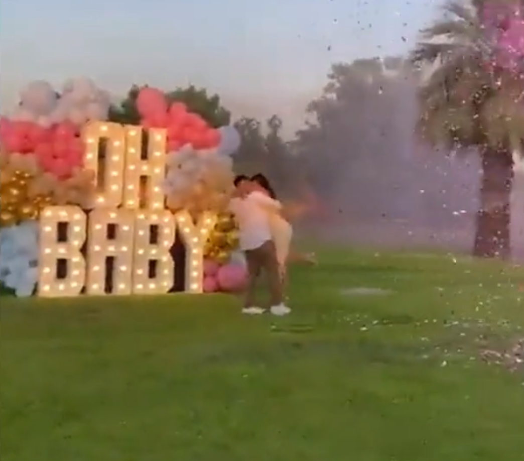 Se conoció que la avioneta sufrió una falla mecánica tras realizar un giro brusco provocando que se precipitara sobre la tierra.