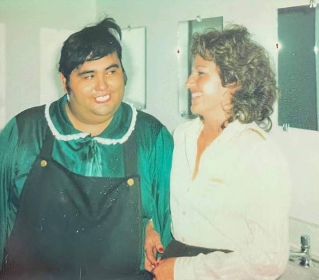 Édgar Vivar (Ñoño) acompañado de Graciela Rivera, exesposa de Carlos Villagrán.