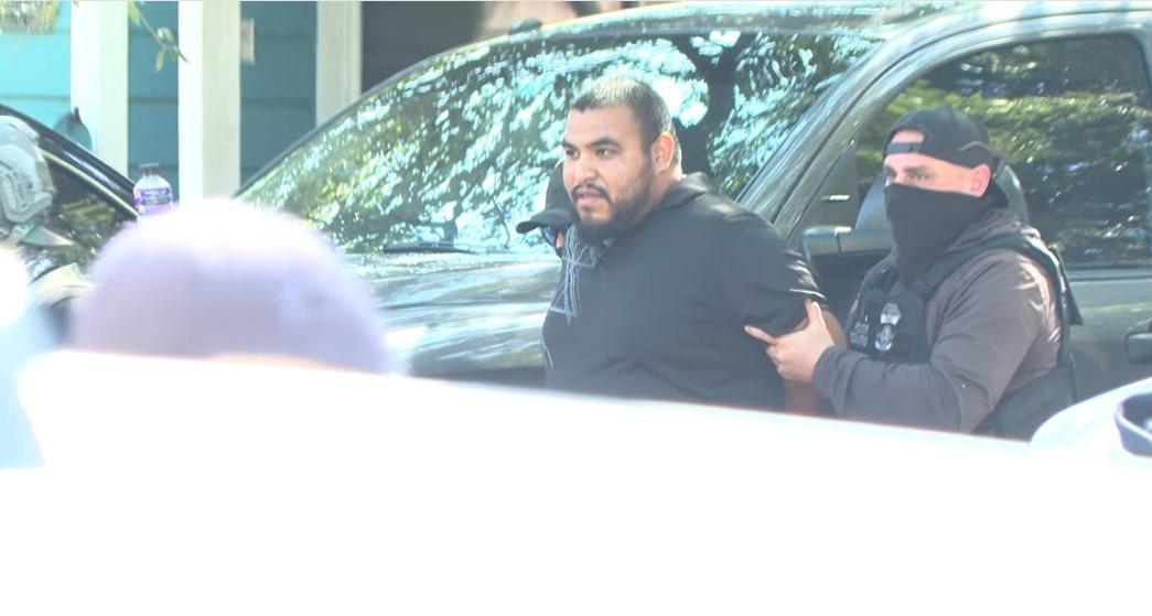 ICE captura a hondureño acusado de abusar y embarazar a su hermana en Texas