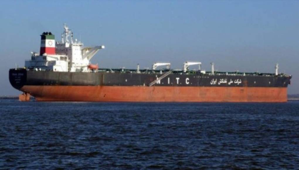Llegan a Venezuela los buques iraníes cargados con gasolina