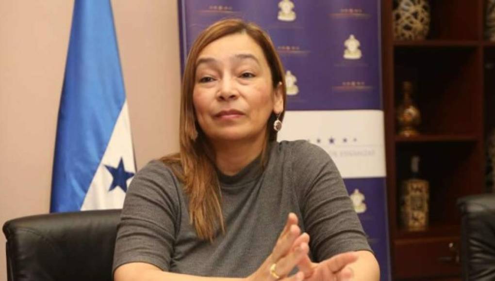 Ministerio Público cita a Rocío Tábora por caso de hospitales móviles