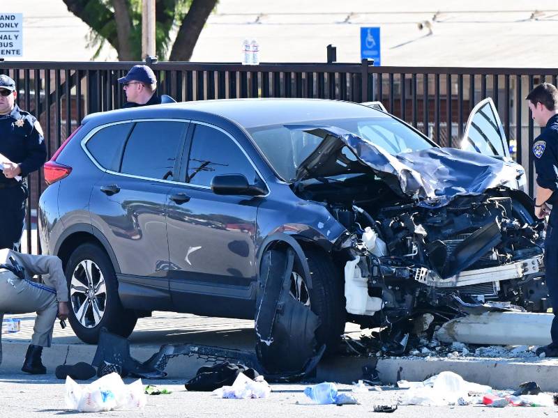 Las autoridades investigan las causas del trágico accidente ocurrido en Los Ángeles.