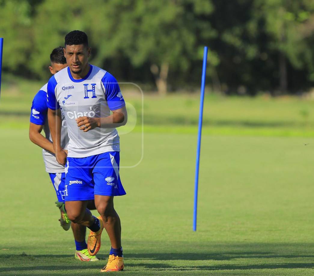 Bryan Acosta: El jugador del Colorado Rapids de la MLS estará en el centro de campo.