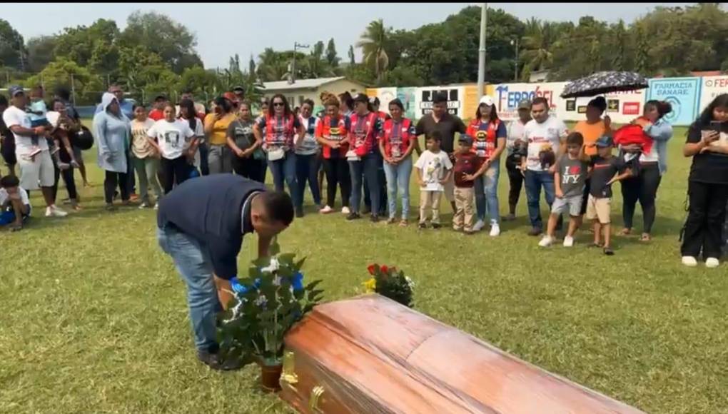 Familiares y amigos llegaron a despedirse de Bubita.