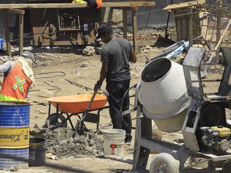 Por la jornada ordinaria de ocho horas laborables, el promedio salarial es de 497.24 lempiras en la actualidad, cuando el año pasado fue de L466.17.