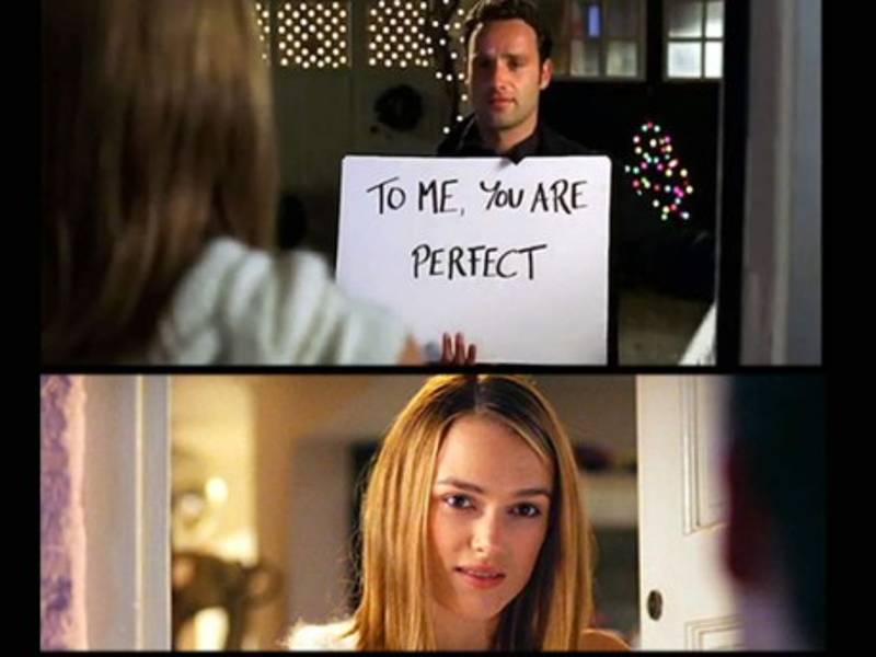 Una escena de la película británica, Love Actually en actúan Keira Knightley y Andrew Lincoln.