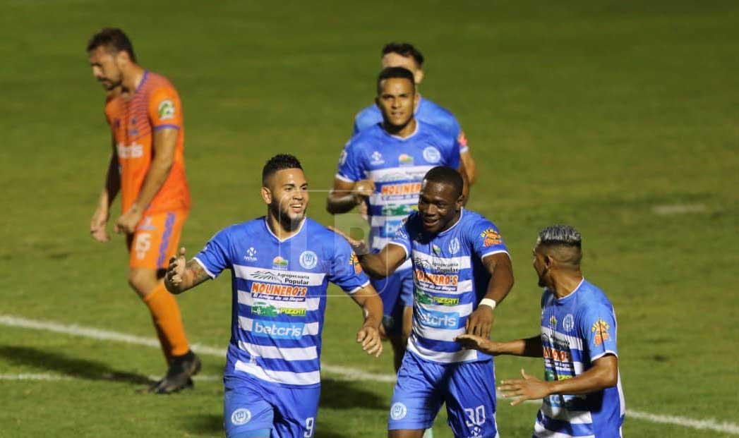 Así festejó José Villafranca su primer gol como jugador del Victoria.