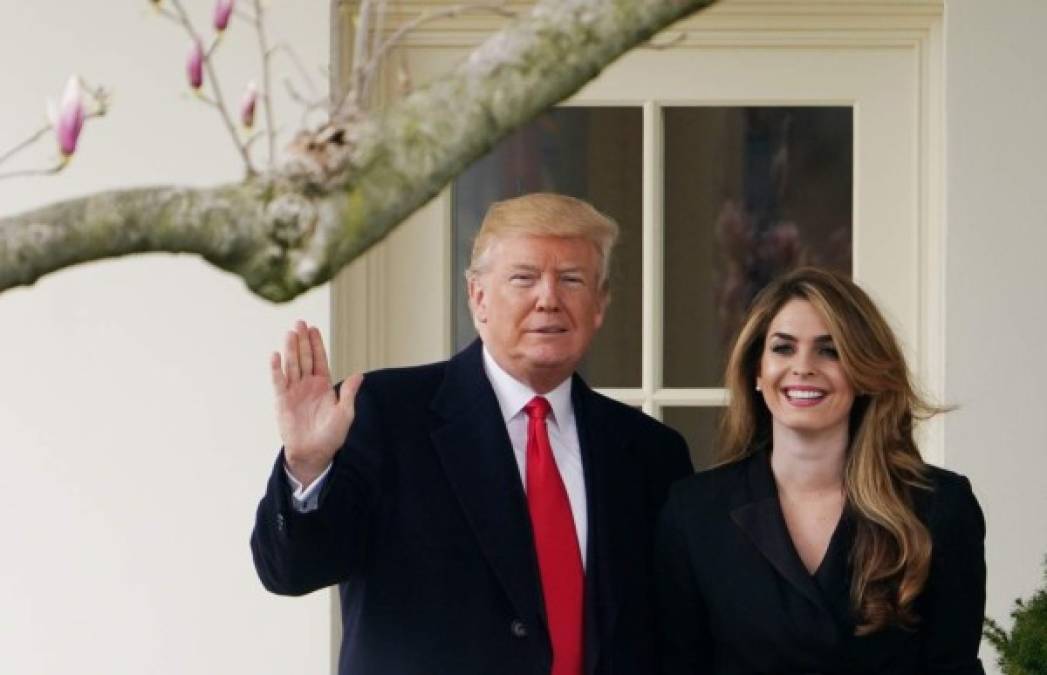 La Casa Blanca mantuvo en secreto el diagnóstico de Hicks por más de 24 horas hasta que ayer por la noche, Trump confirmó a Fox News que su asesora había dado positivo al covid 19 y que el y Melania se aislarían a la espera de los resultados de sus test.