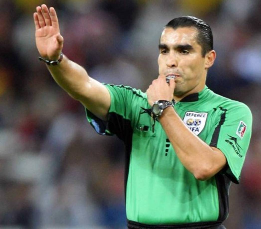 Marco Antonio Rodríguez - El polémico árbitro mexicano ha dado a conocer abiertamente su religiosidad y siempre atribuye sus logros a Cristo.