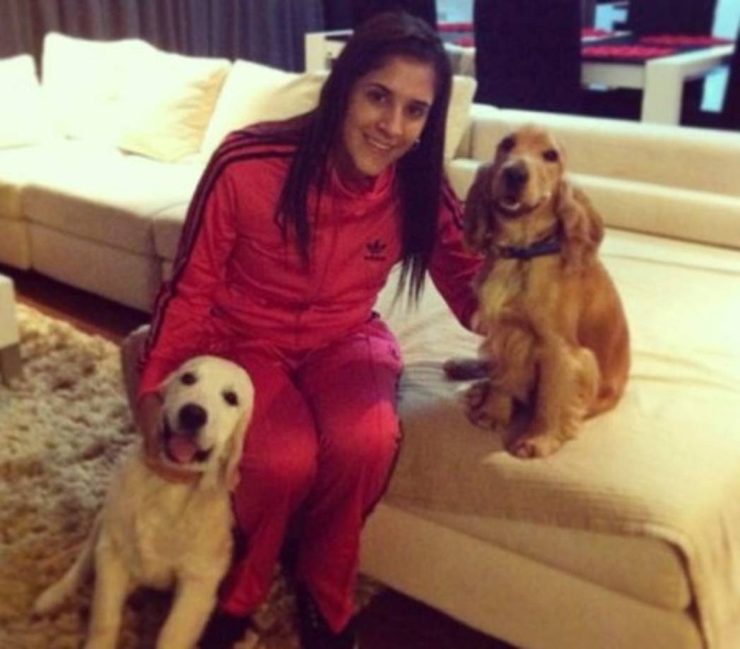 Antes vestía más cómoda y rara vez se mostró en fotos con escotes.