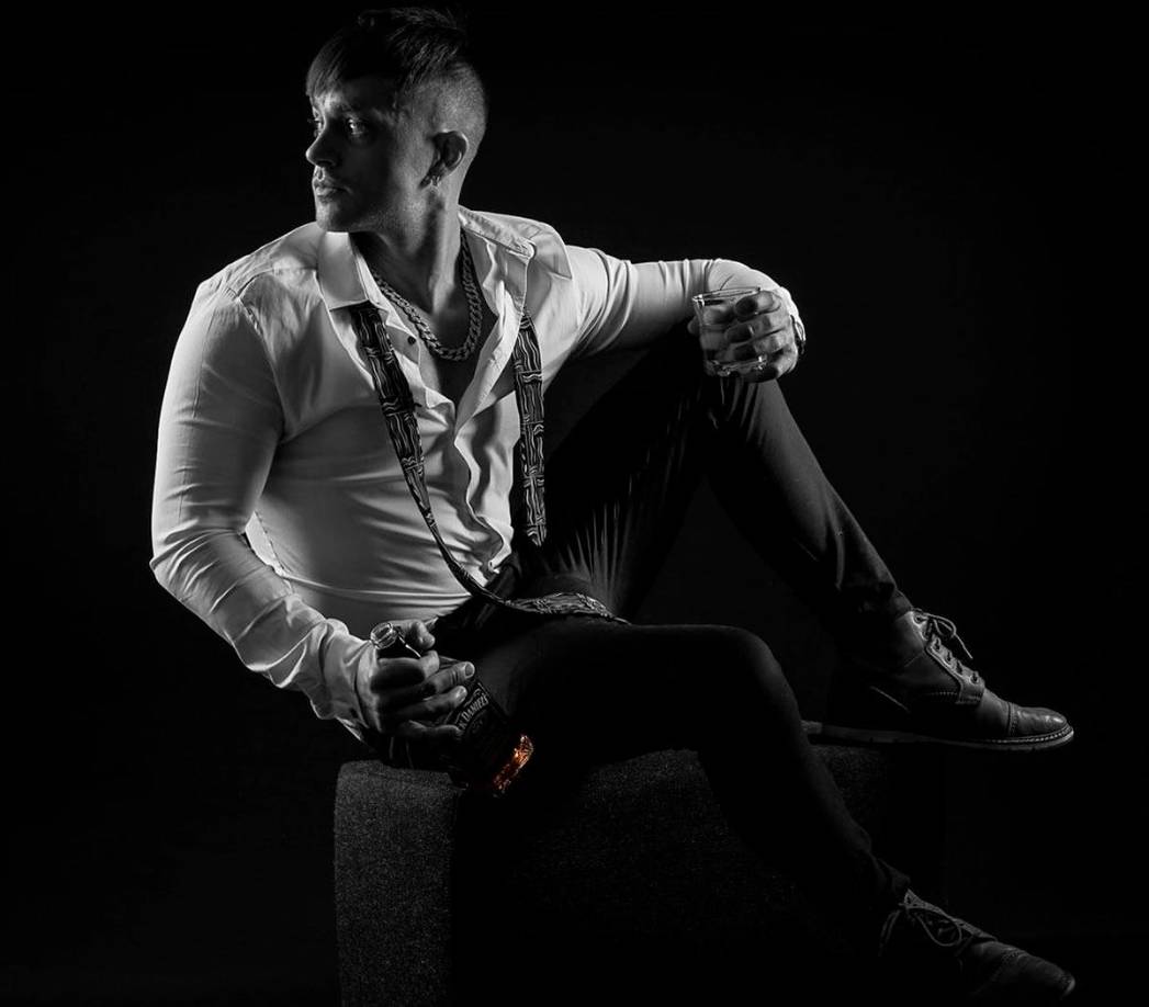 Poco después, Oliver Spedding aceptó una oferta para trabajar en el cine ‘nopor’. Rodó su primera película para adultos por unos 170 euros.