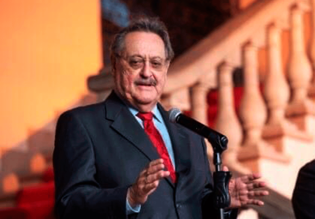 El ministro de la Secretaría de Transparencia, Edmundo Orellana, manifestó recientemente que de romperse el orden constitucional, el presidente sería el actual asesor presidencial y exmandatario, Manuel Zelaya Rosales.