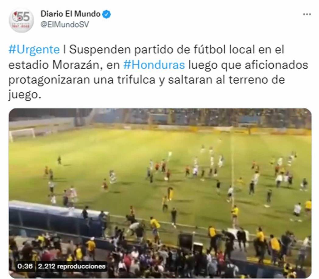 Diario El Mundo de El Salvador - “Suspenden partido de fútbol local en el estadio Morazán, en Honduras luego que aficionados protagonizaran una trifulca y saltaran al terreno de juego”.