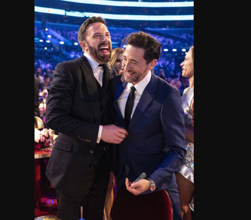 A Ben Affleck incluso se le vio reir a carcajadas con su colega Adrien Brody. 