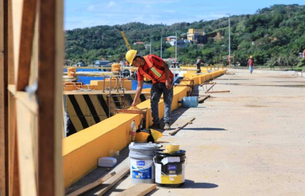 El ministro para la Promoción de Inversiones de Honduras, Luis Mata, indicó que “si un barco trae como 8.000 turistas eso deja una gran derrama económica bastante importante”.