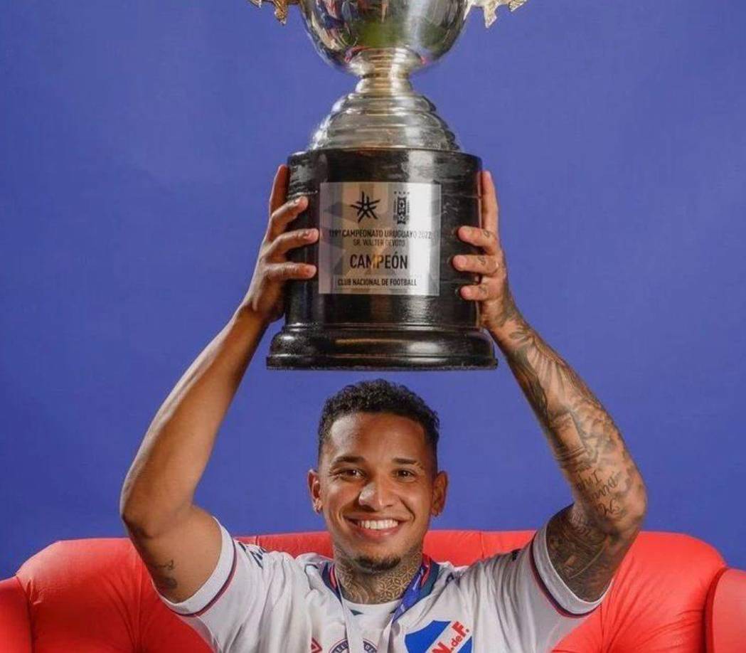 El estado crítico del futbolista uruguayo llevó a que se volviera a suspender la segunda fecha del Torneo Clausura que estaba pautada para el pasado fin de semana, que se reprogramó para jugar entre martes y jueves y que finalmente no se disputará por el momento.