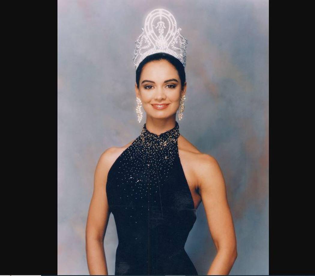 “Ni siquiera lo conocía (al Mandatario), no tenía ningún acercamiento con el Gobierno, pero eso marcó mucho el inicio de mi reinado y me decían que era la Miss TLC (Tratado de Libre Comercio). Fui una mujer que se atrevió a hablar de política”, explicó Jones.