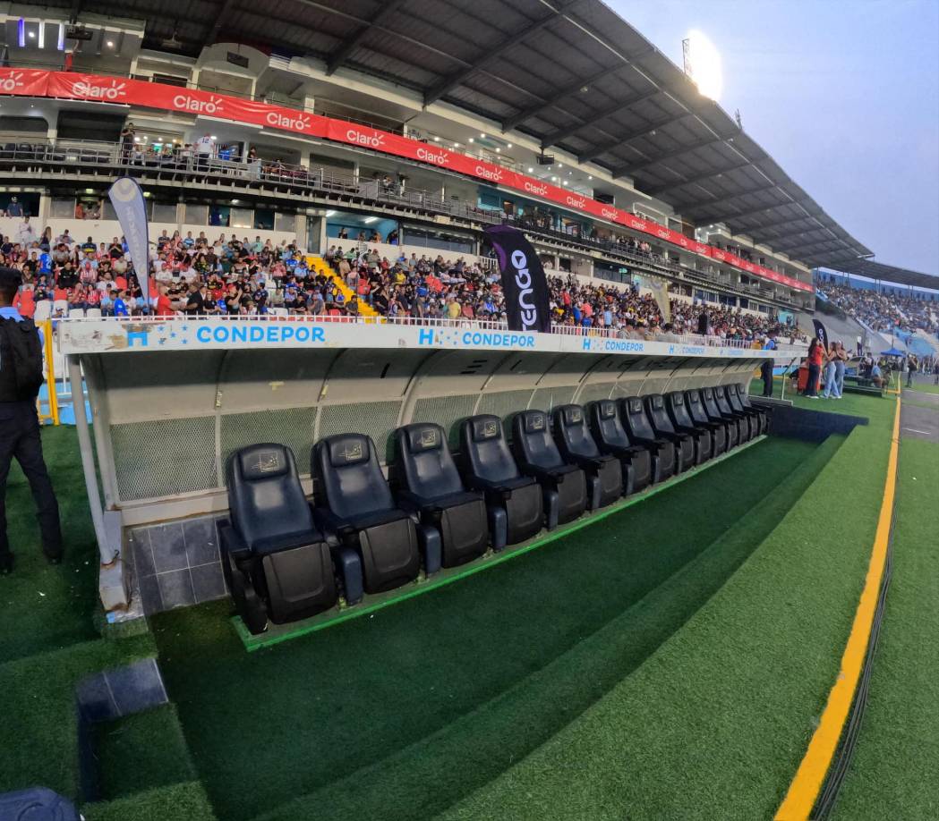 El dogaut donde los jugadores suplentes y cuerpo técnico permanecen, totalmente mejorado.