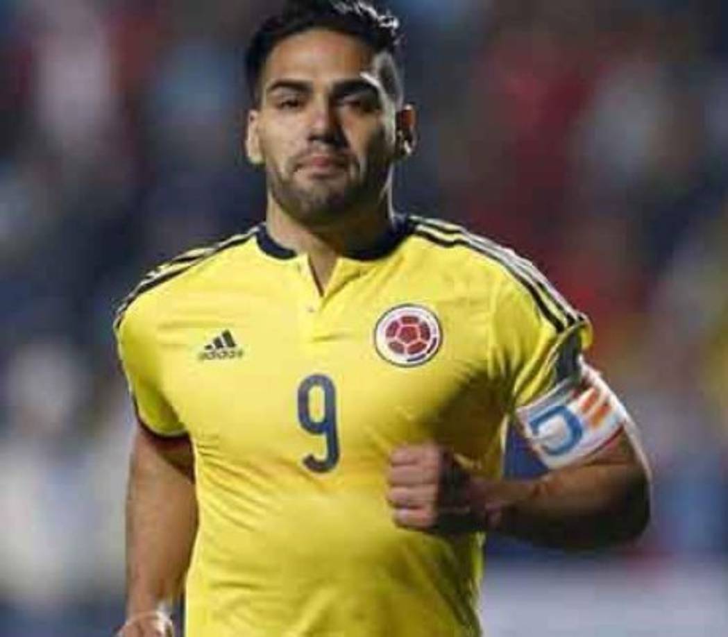 Radamel Falcao: El delantero colombiano podría irse del Mónaco y fichar por el AC Milan de Italia. l equipo italiano, que ya se había interesado en sus servicios durante este mercado de pases, volvió a ponerlo en sus órbitas y, según medios europeos, su actual club estaría dispuesto a negociar un trueque.