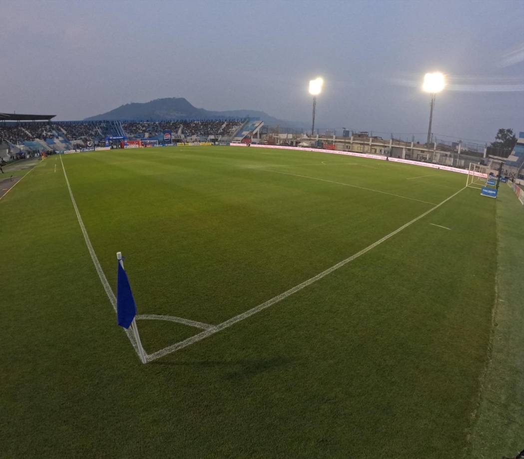 Sol norte en plena construcción y albergará la final de la Liga Nacional de Honduras entre Olimpia y Marathón.