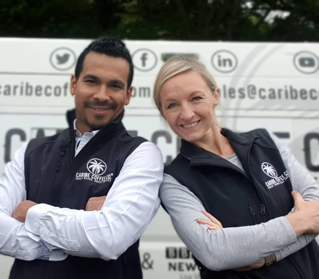 Poco tiempo después, la pareja usó sus ahorros para crear Caribe Coffee Co. Una empresa de tostado y distribución de cafés especiales exclusivos de Honduras.