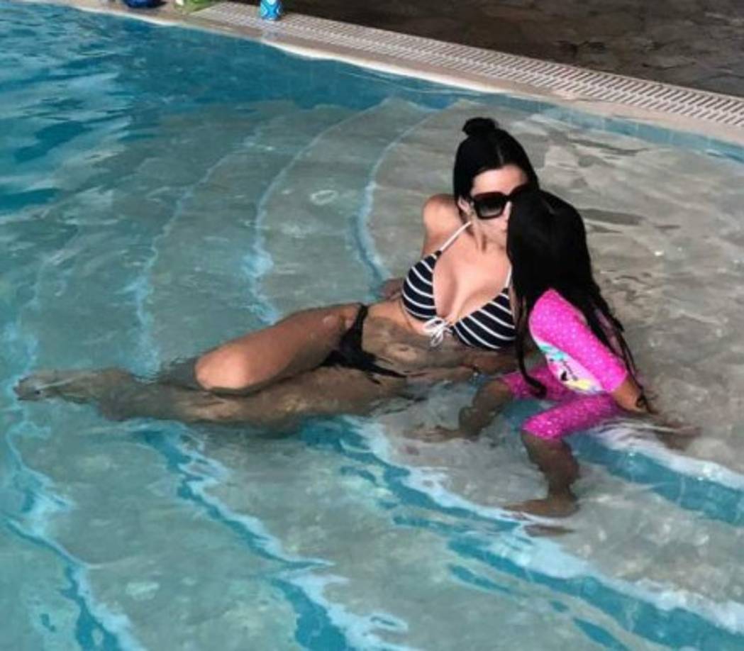 Virginia Varela junto a su bella hija.