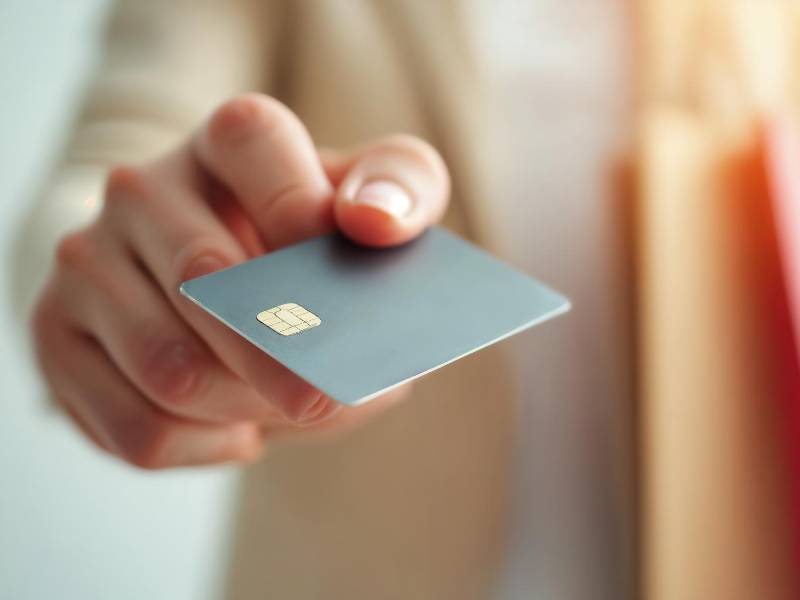 Cinco bancos concentran 8,768,436 tarjetas de débito, equivalente a 90.91% del total de esos medios de pago en circulación en Honduras.