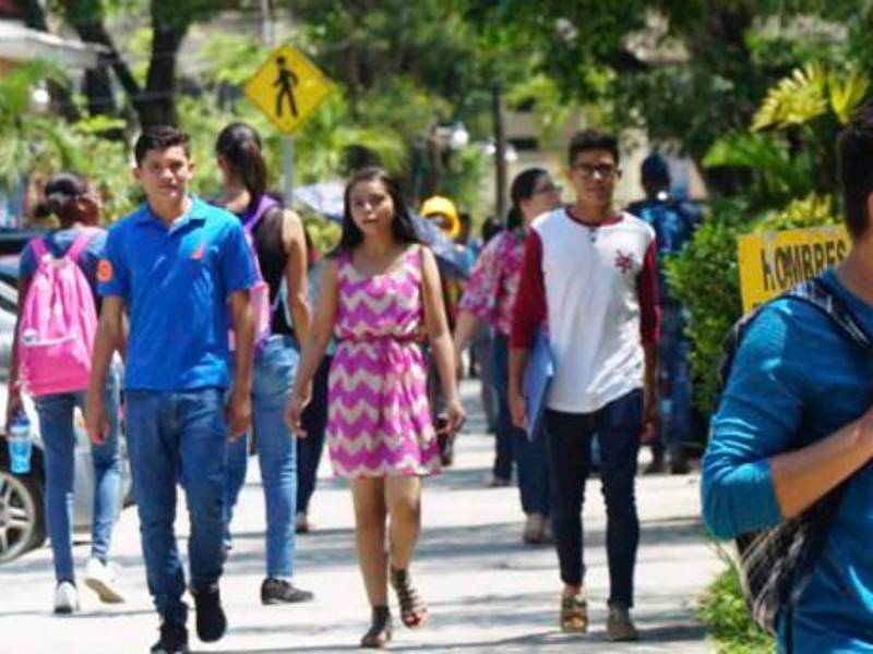 <b><span class=mln_uppercase_mln>Oportunidad.</span></b> Los programas de estudio disponibles son para pasantes universitarios o egresados.<span class=mln_uppercase_mln> </span>